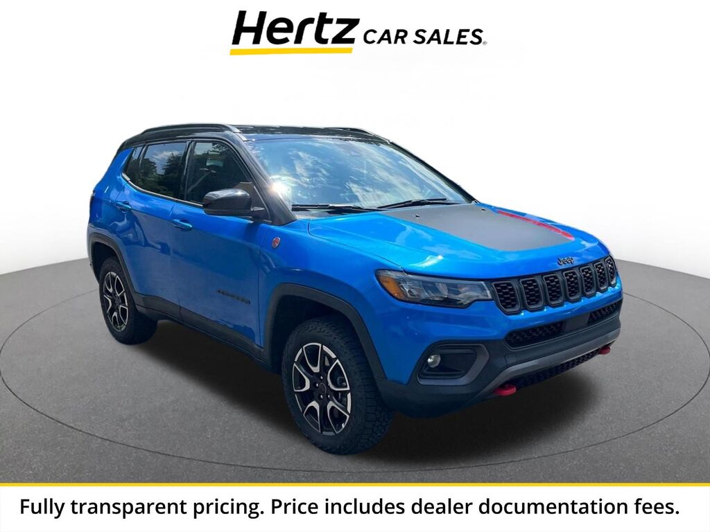 2025 Jeep Compass Trailhawk — photo 1 of 26