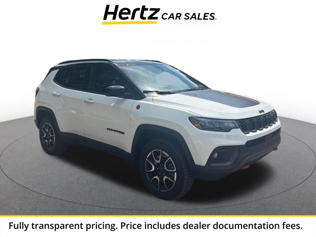 2025 Jeep Compass Trailhawk — photo 1 of 1