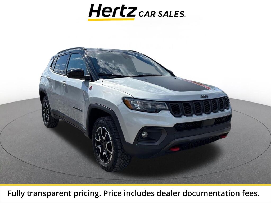 2025 Jeep Compass Trailhawk — photo 1 of 13