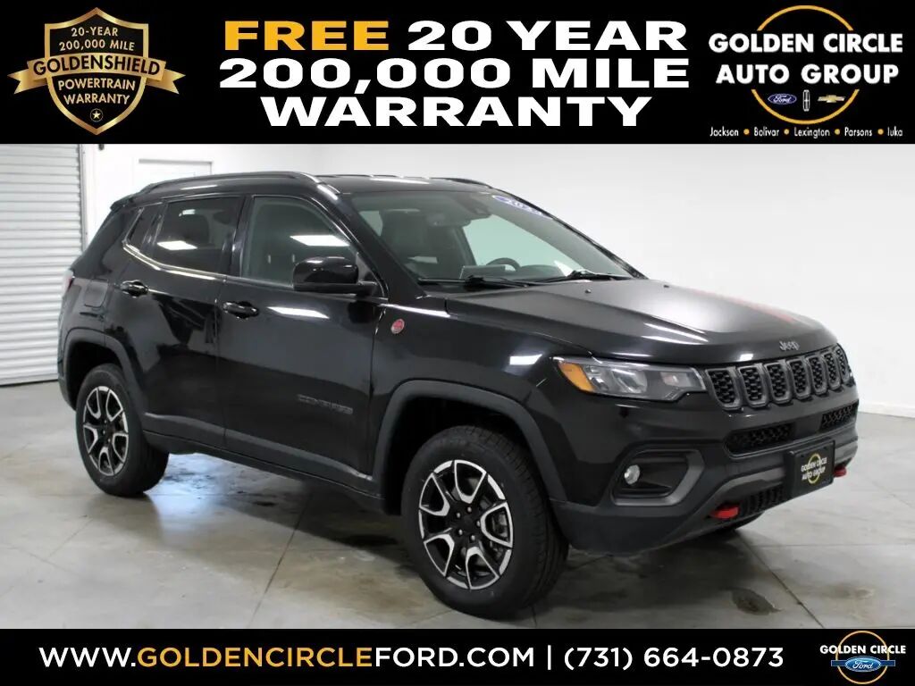 2024 Jeep Compass Trailhawk — photo 1 of 12