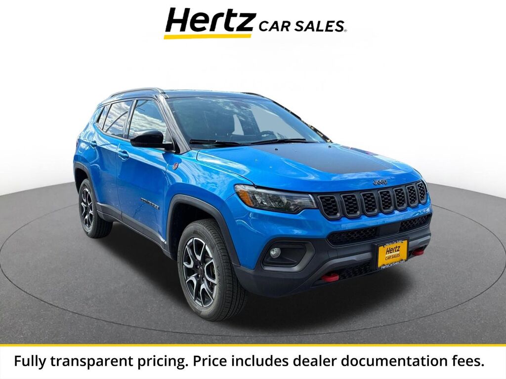 2025 Jeep Compass Trailhawk — photo 1 of 13