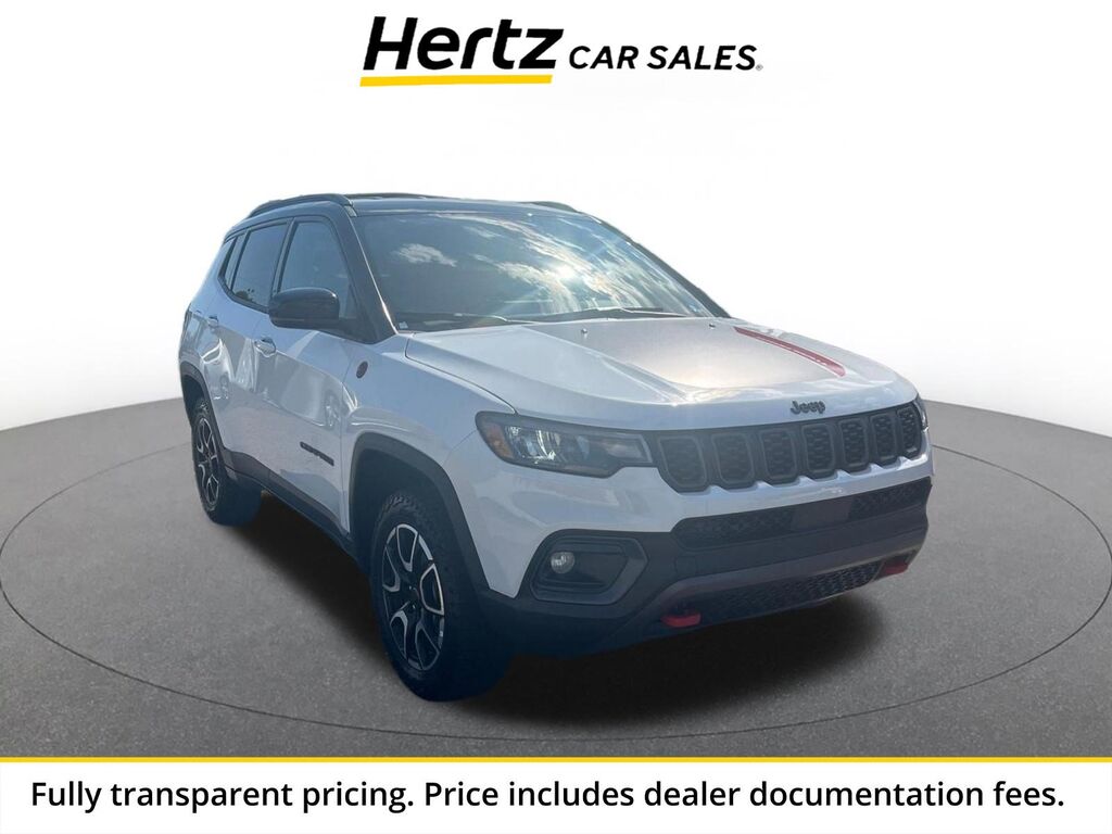 2025 Jeep Compass Trailhawk — photo 1 of 13