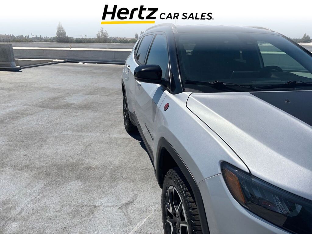 2025 Jeep Compass Trailhawk — photo 1 of 13