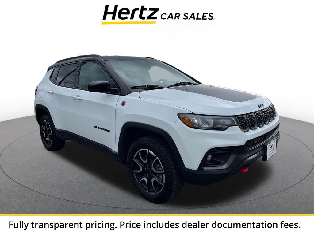 2025 Jeep Compass Trailhawk — photo 1 of 13