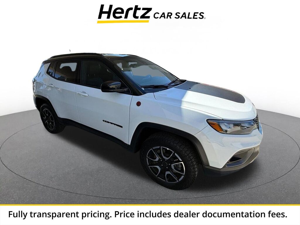 2025 Jeep Compass Trailhawk — photo 1 of 13