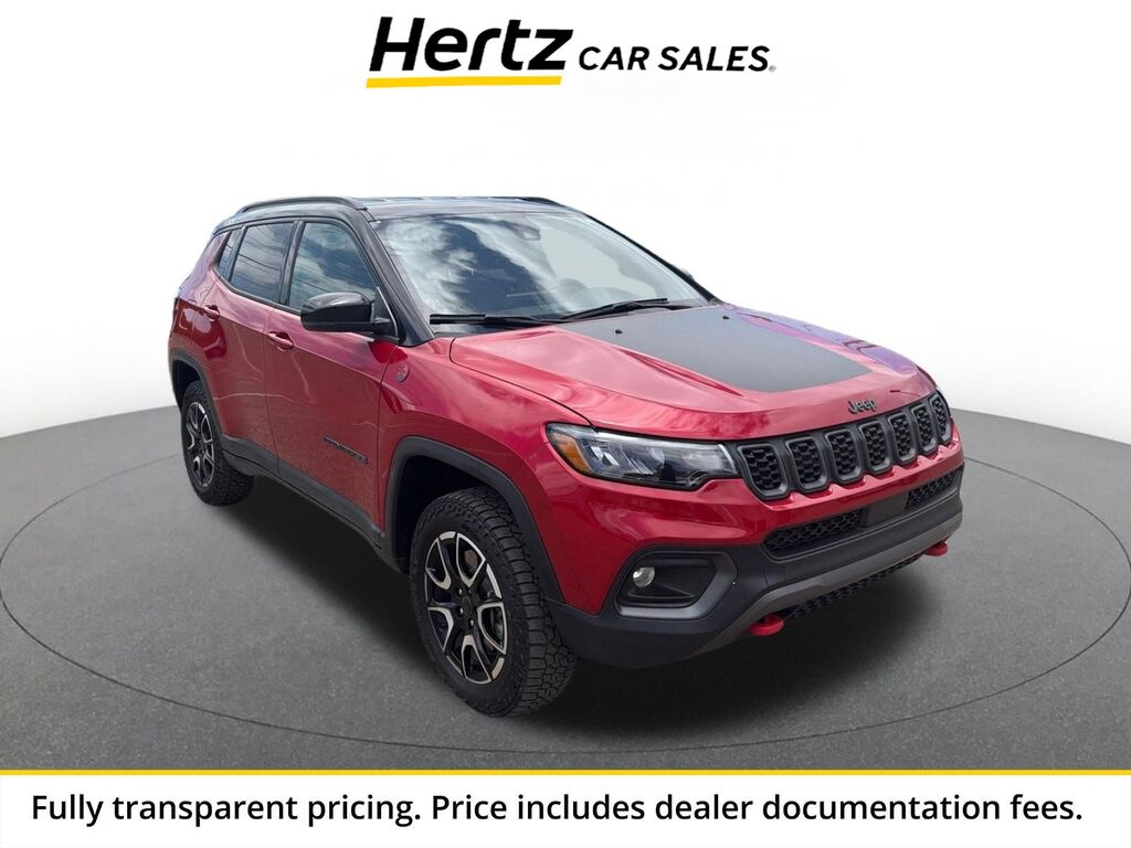 2025 Jeep Compass Trailhawk — photo 1 of 13