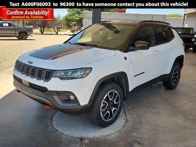 2025 Jeep Compass Trailhawk — photo 1 of 24