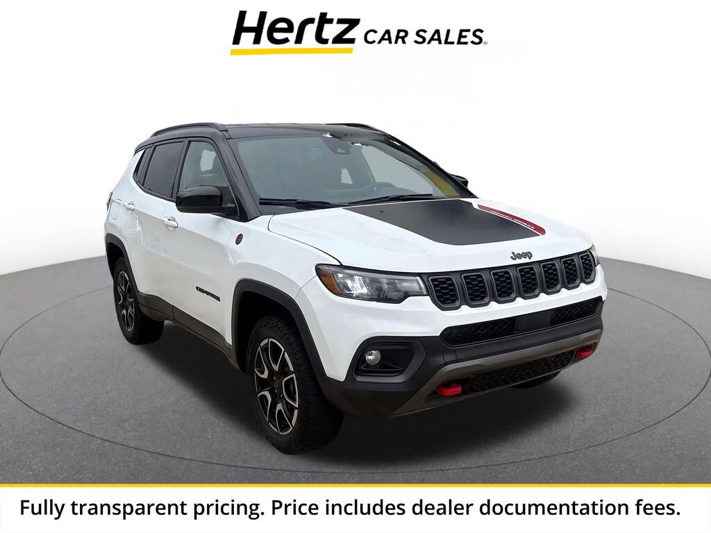 2025 Jeep Compass Trailhawk — photo 1 of 13