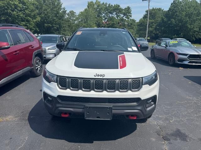 2023 Jeep Compass Trailhawk — photo 1 of 26