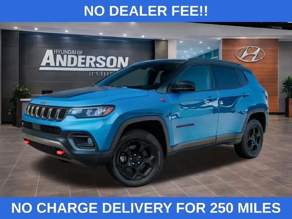 2023 Jeep Compass Trailhawk — photo 1 of 13