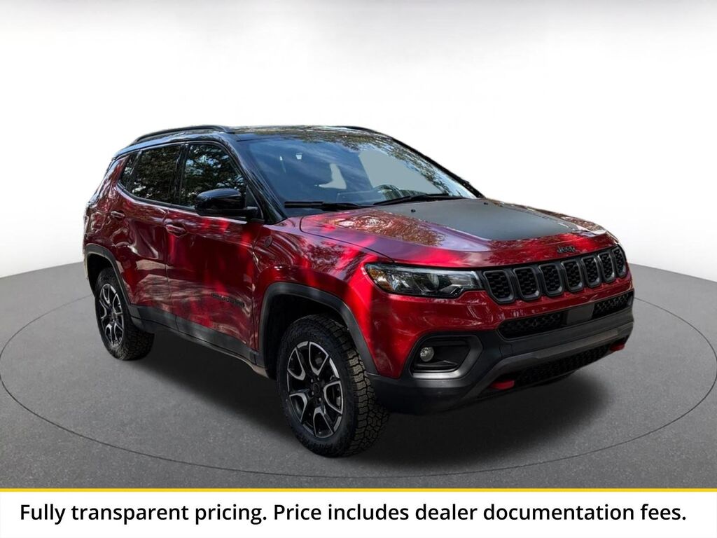 2025 Jeep Compass Trailhawk — photo 1 of 13