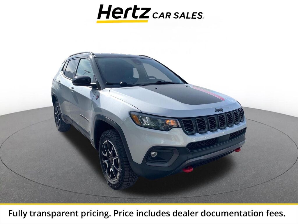 2025 Jeep Compass Trailhawk — photo 1 of 13