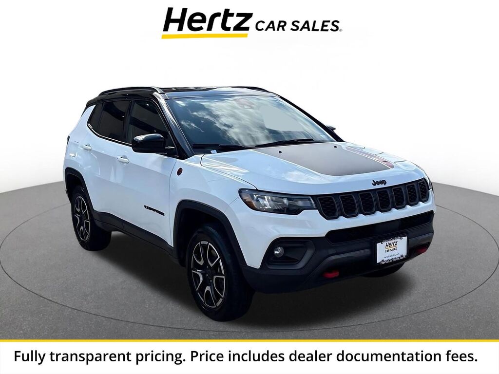 2025 Jeep Compass Trailhawk — photo 1 of 13