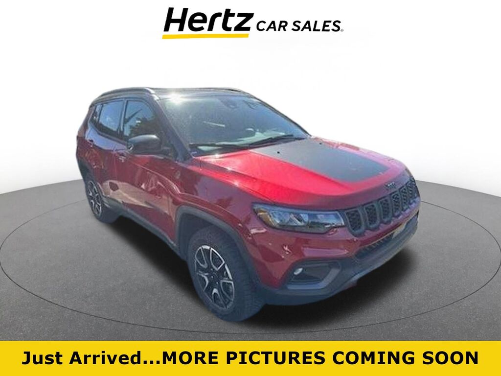 2025 Jeep Compass Trailhawk — photo 1 of 1