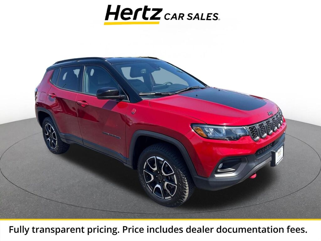 2025 Jeep Compass Trailhawk — photo 1 of 13