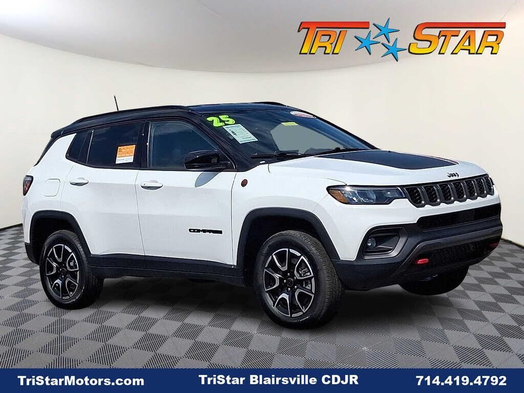 2025 Jeep Compass Trailhawk — photo 1 of 1