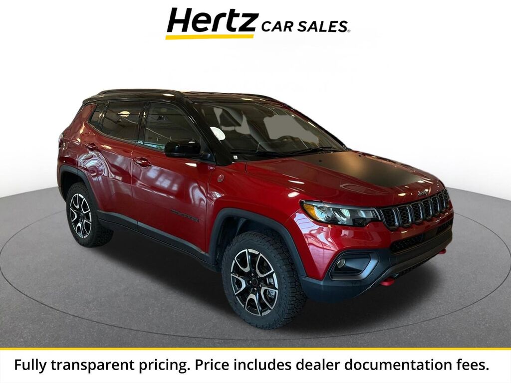 2025 Jeep Compass Trailhawk — photo 1 of 13