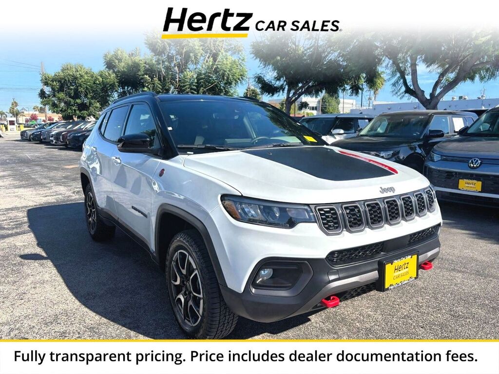 2025 Jeep Compass Trailhawk — photo 1 of 1