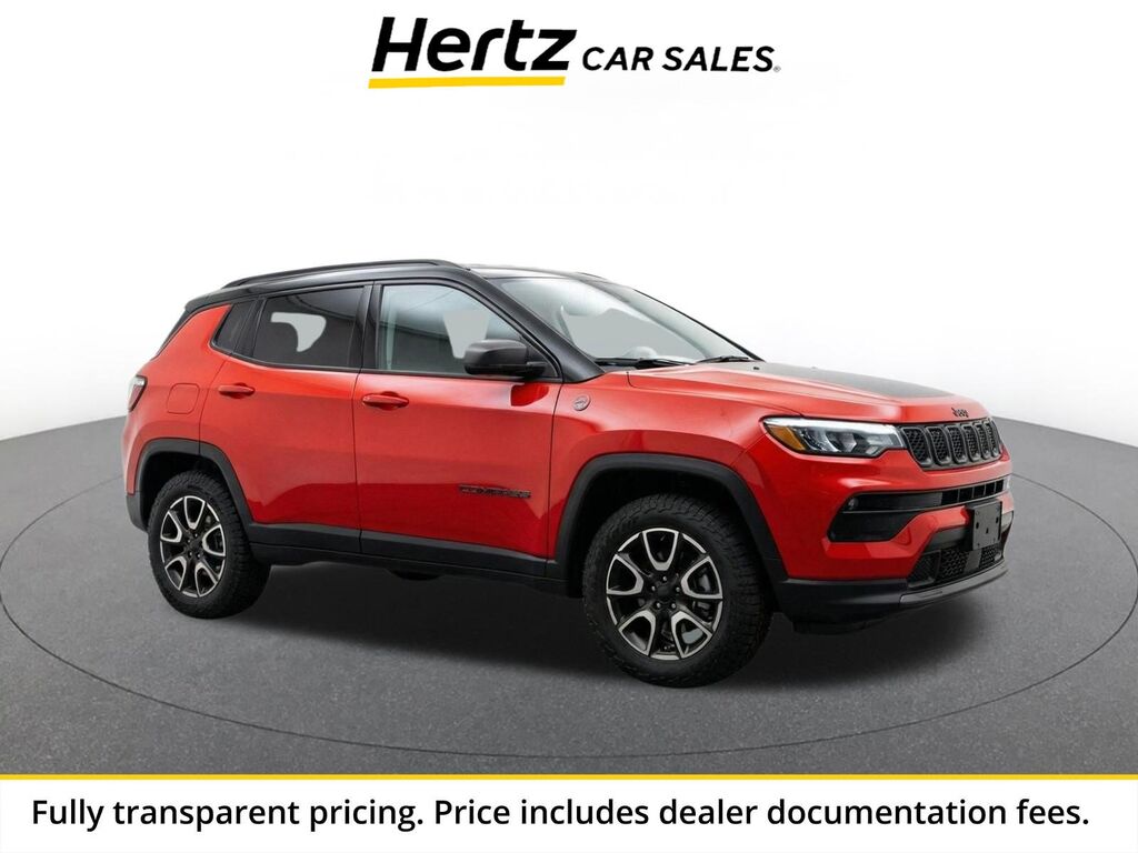 2025 Jeep Compass Trailhawk — photo 1 of 10