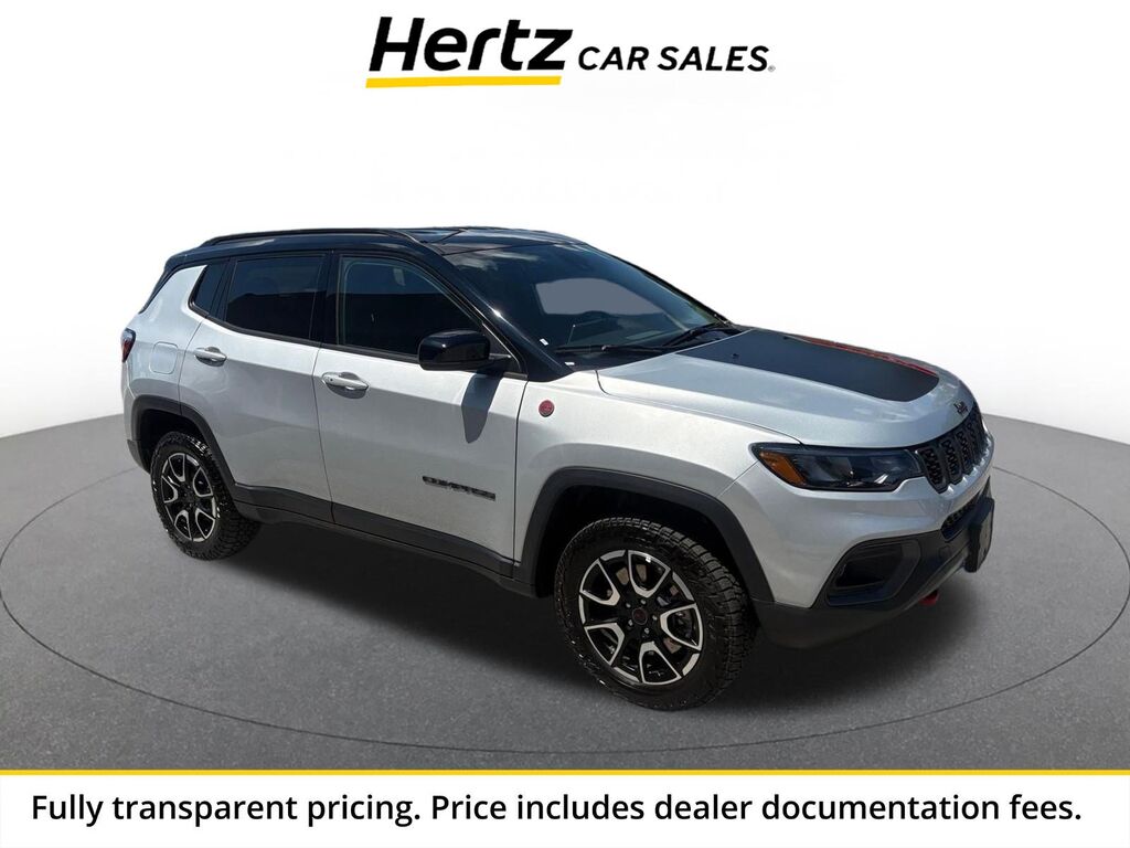 2025 Jeep Compass Trailhawk — photo 1 of 1