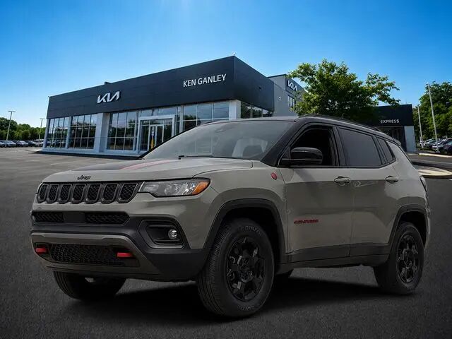 2023 Jeep Compass Trailhawk — photo 1 of 31