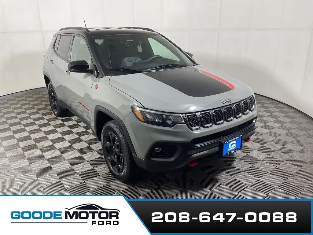 2024 Jeep Compass Trailhawk — photo 1 of 13