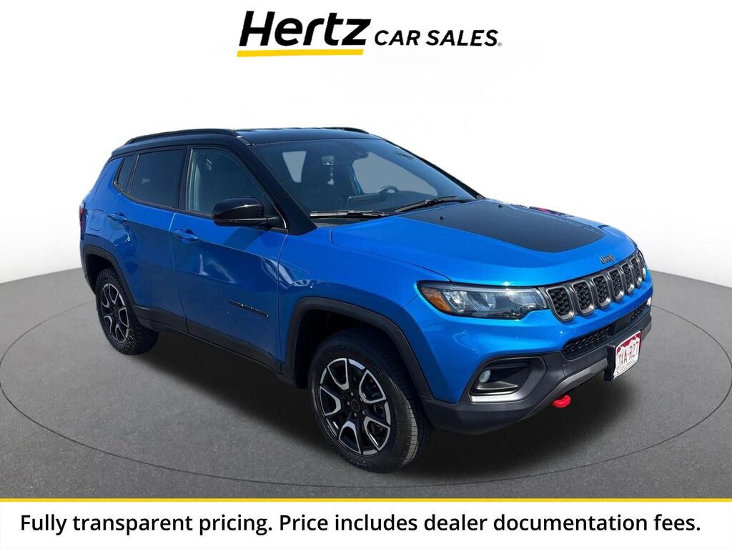 2025 Jeep Compass Trailhawk — photo 1 of 14