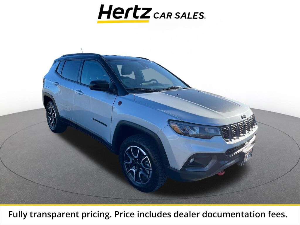 2025 Jeep Compass Trailhawk — photo 1 of 13