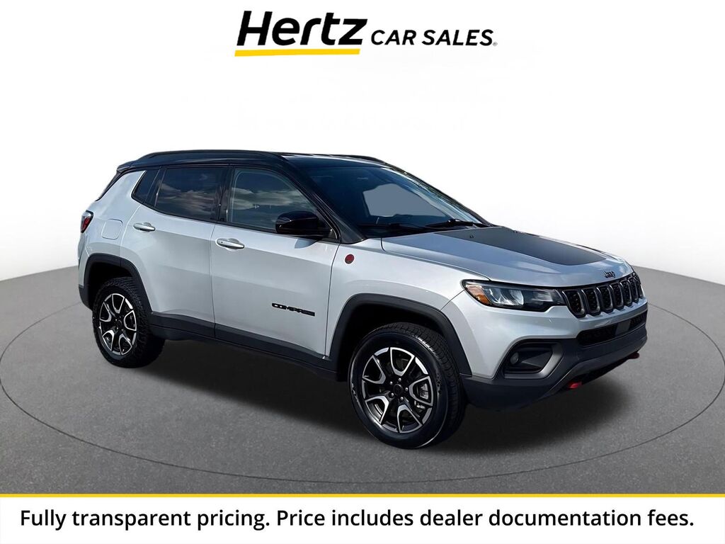 2025 Jeep Compass Trailhawk — photo 1 of 13