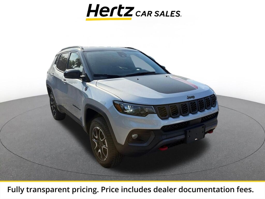 2025 Jeep Compass Trailhawk — photo 1 of 13