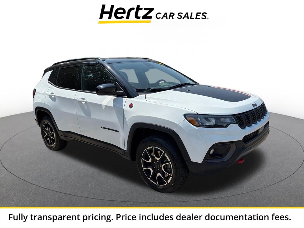 2025 Jeep Compass Trailhawk — photo 1 of 5
