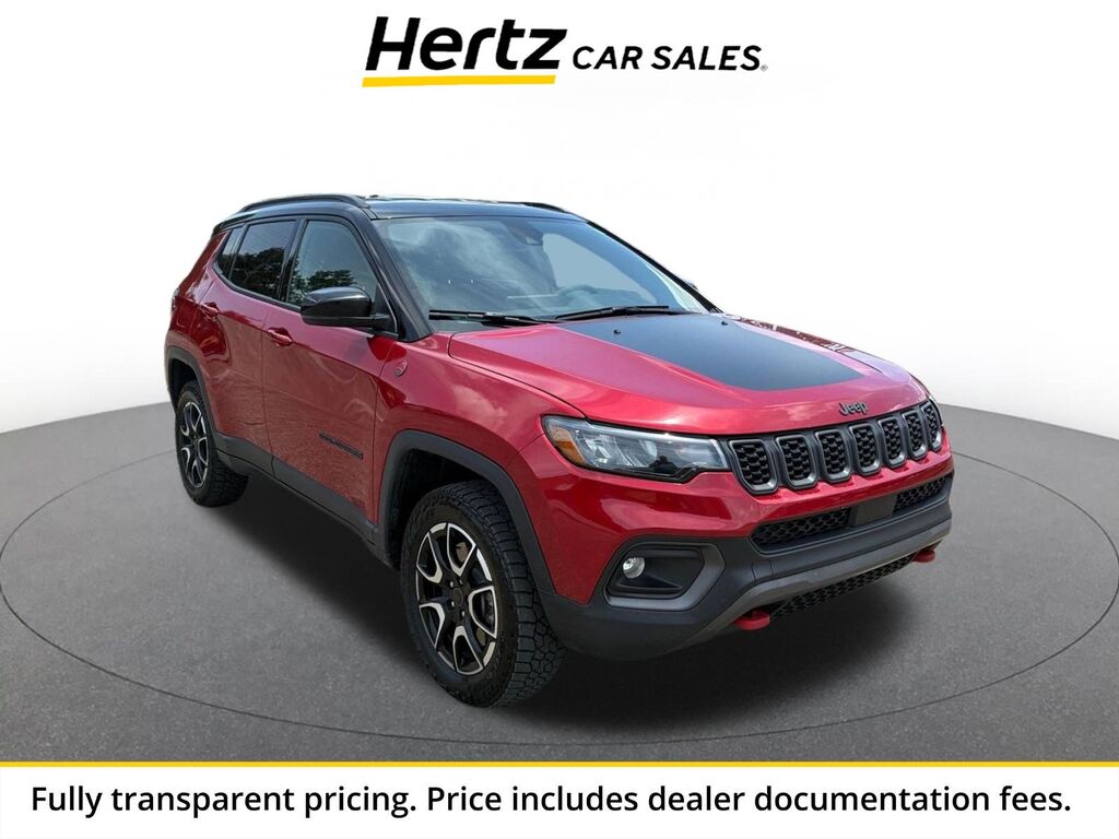 2025 Jeep Compass Trailhawk — photo 1 of 13