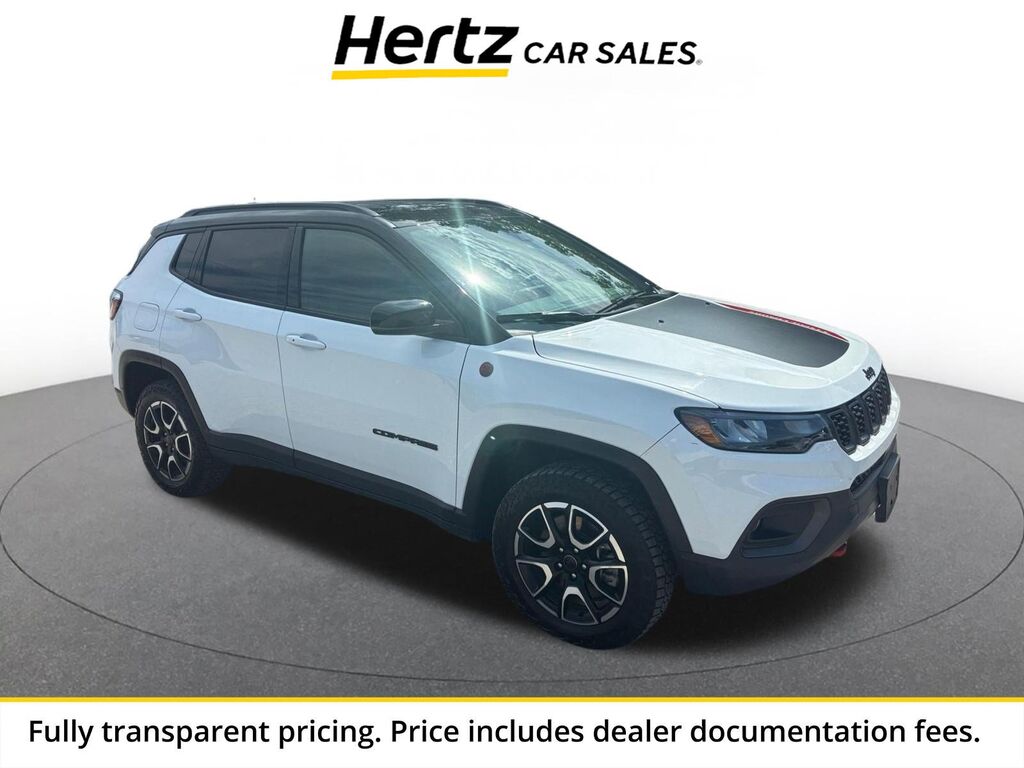 2025 Jeep Compass Trailhawk — photo 1 of 13