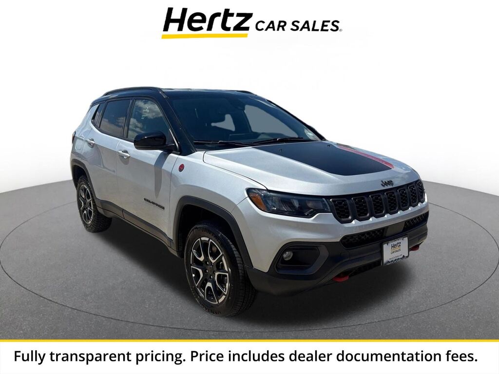 2025 Jeep Compass Trailhawk — photo 1 of 33