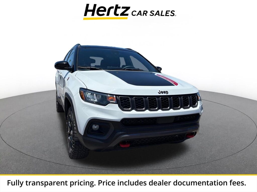 2025 Jeep Compass Trailhawk — photo 1 of 13