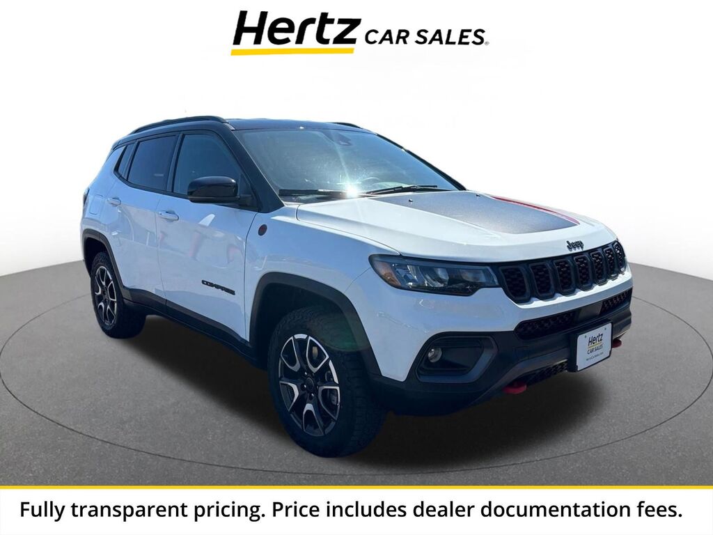 2025 Jeep Compass Trailhawk — photo 1 of 13