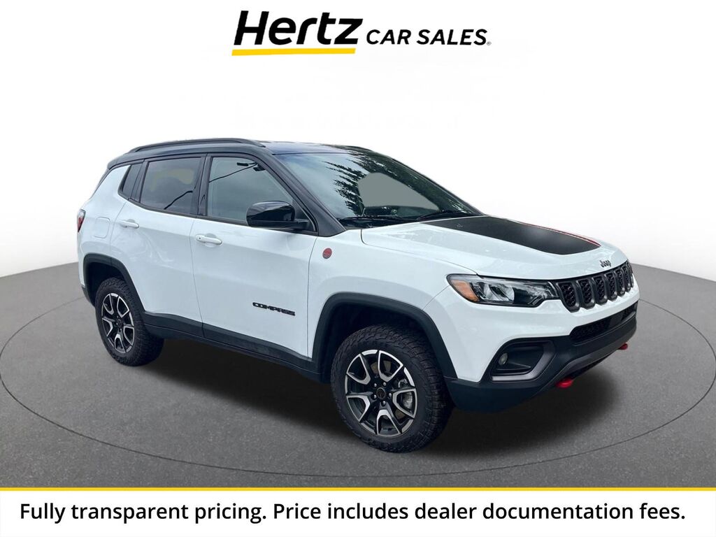 2025 Jeep Compass Trailhawk — photo 1 of 13