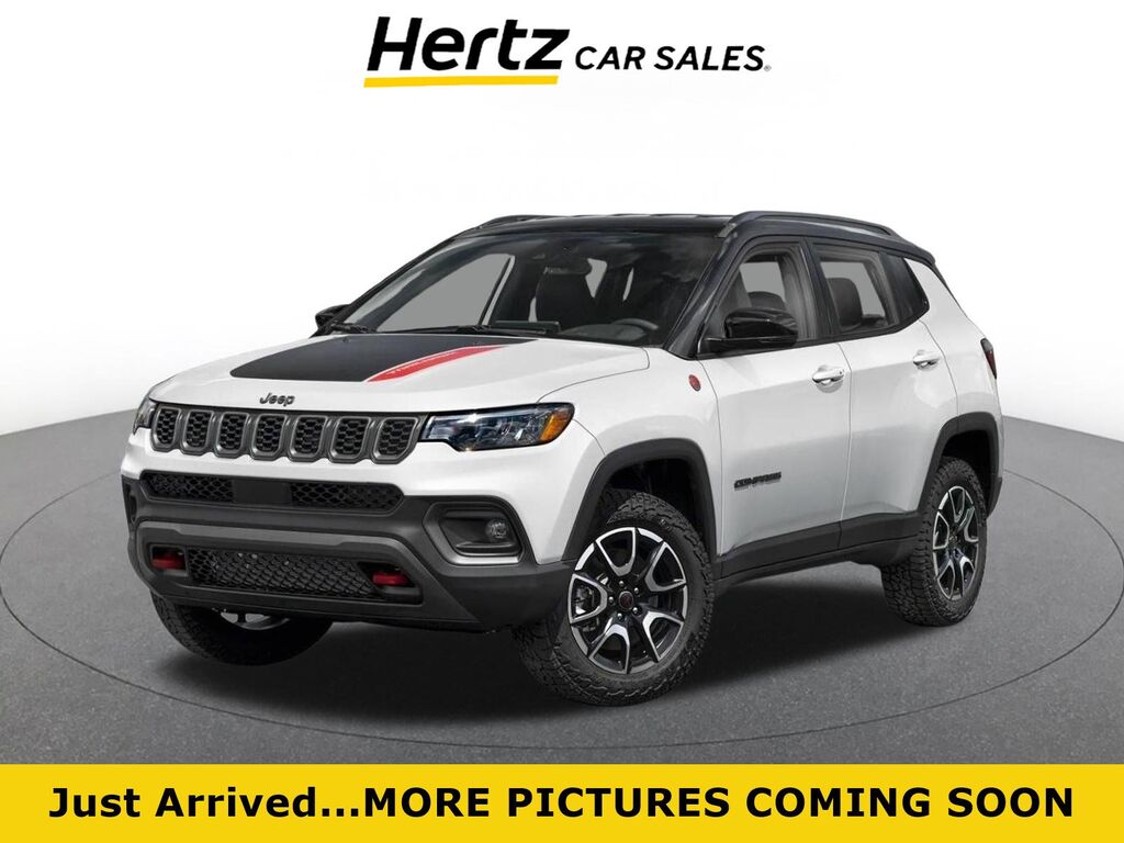 2025 Jeep Compass Trailhawk — photo 1 of 14