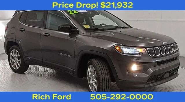 2022 Jeep Compass Latitude Lux — photo 1 of 13