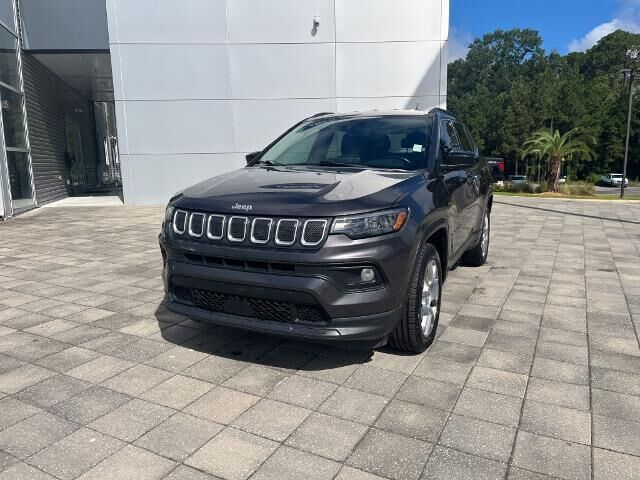 2022 Jeep Compass Latitude Lux