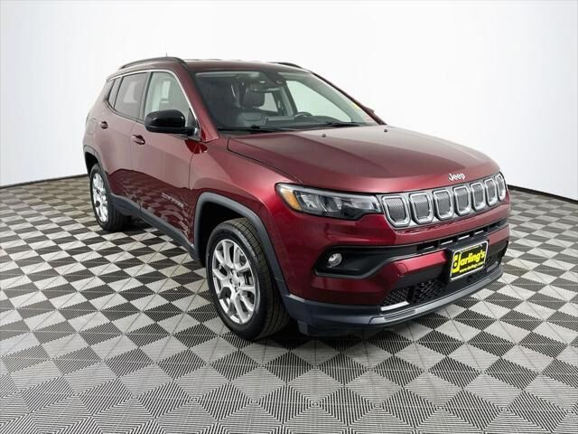 2022 Jeep Compass Latitude Lux — photo 1 of 31