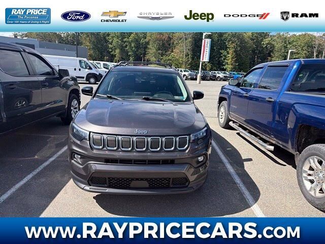 2022 Jeep Compass Latitude Lux