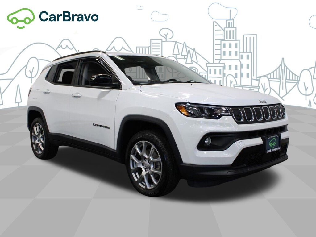 2022 Jeep Compass Latitude Lux 4x4 — photo 1 of 7