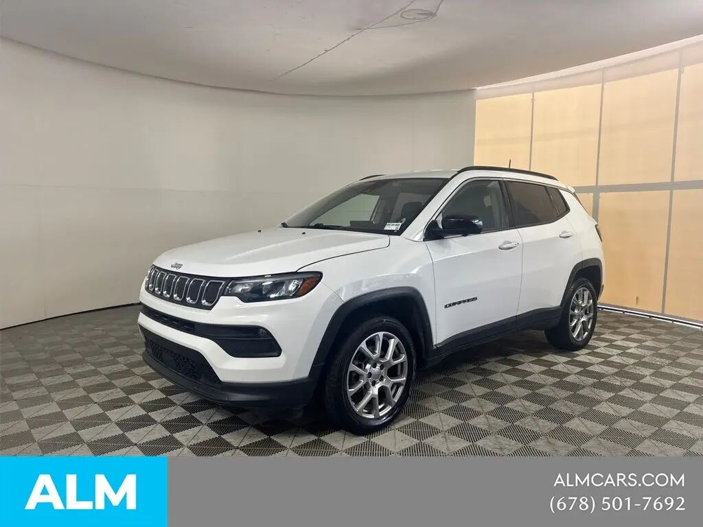 2022 Jeep Compass Latitude Lux — photo 1 of 26
