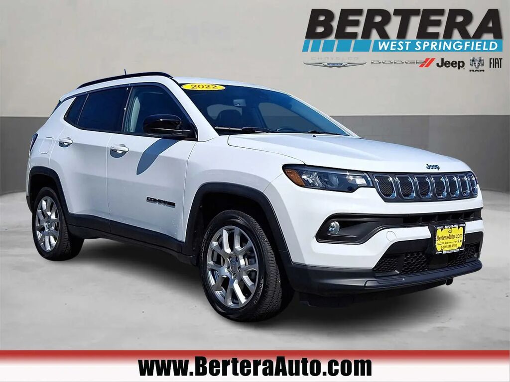 2022 Jeep Compass Latitude Lux — photo 1 of 13