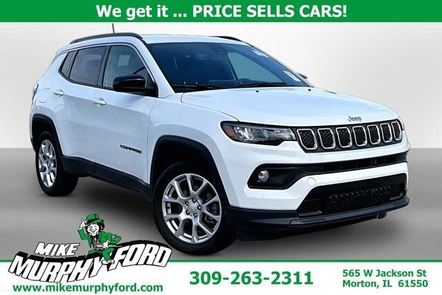 2023 Jeep Compass Latitude Lux — photo 1 of 24