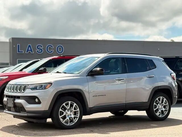 2023 Jeep Compass Latitude Lux