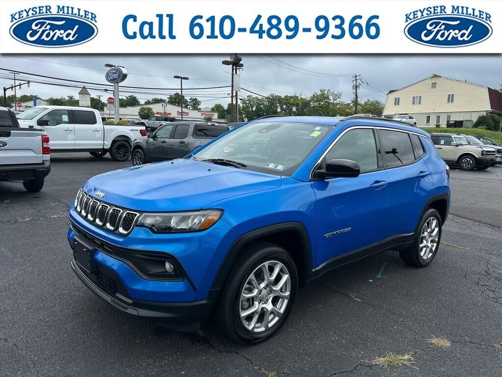 2023 Jeep Compass Latitude Lux — photo 1 of 1