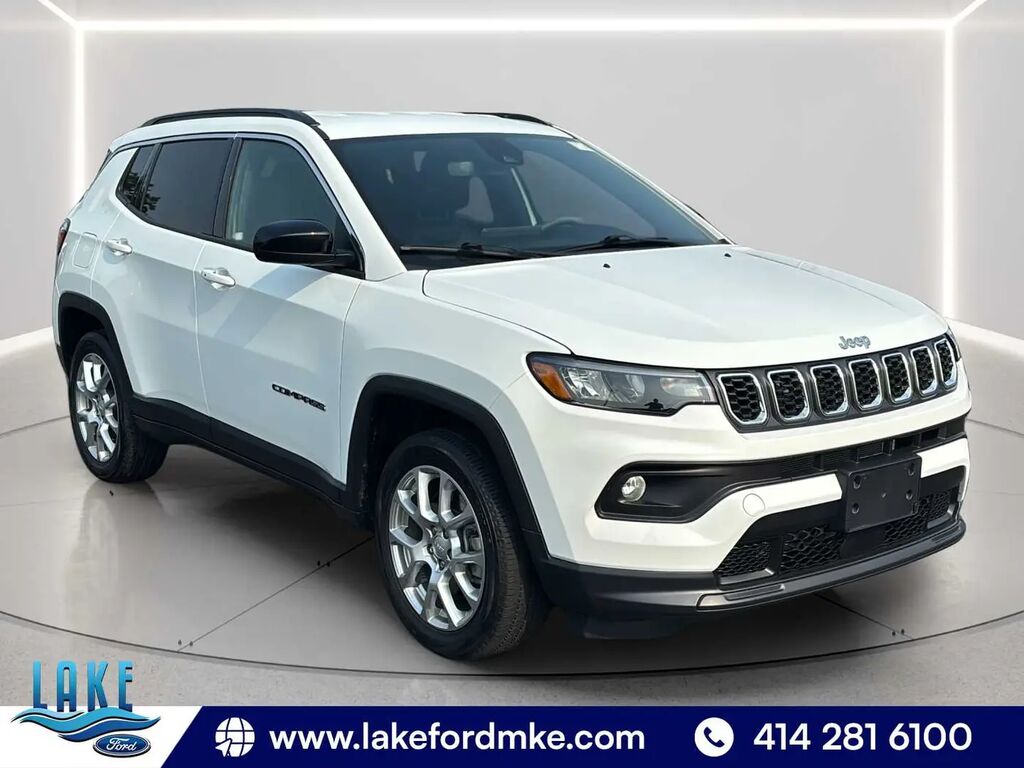 2024 Jeep Compass Latitude Lux — photo 1 of 15