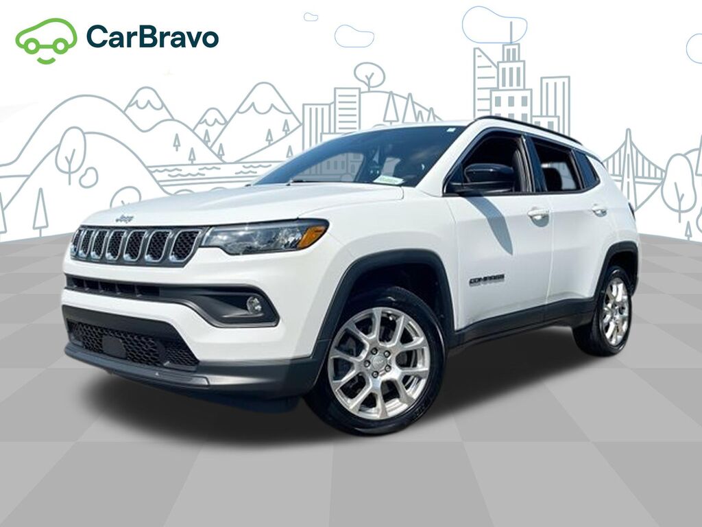 2024 Jeep Compass Latitude Lux FWD — photo 1 of 7